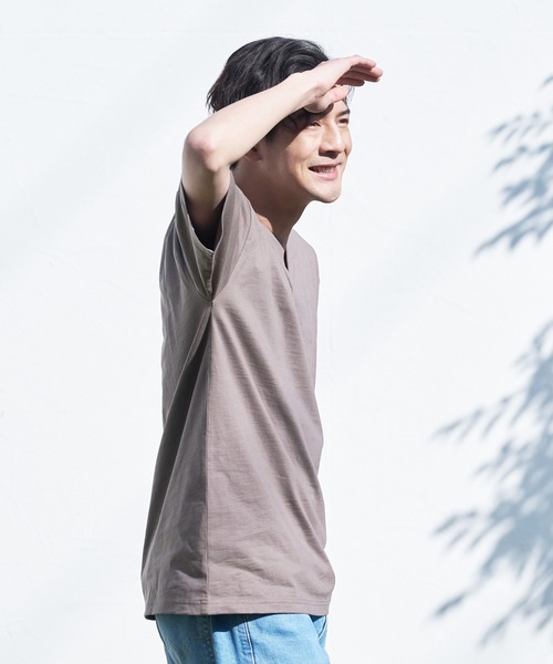 UNIIT（ユニット）の「汗染みの目立ちにくいTシャツ ゼロステイン  ZEROSTAIN   撥水性　UVカット スラブキーネックTシャツ（Tシャツ/カットソー・メンズ・ブラック/グレー/スミクロ/ネイビー/ブラウン/アイボリー・SMALL/MEDIUM/LARGE/X-LARGE）」の21枚目の写真