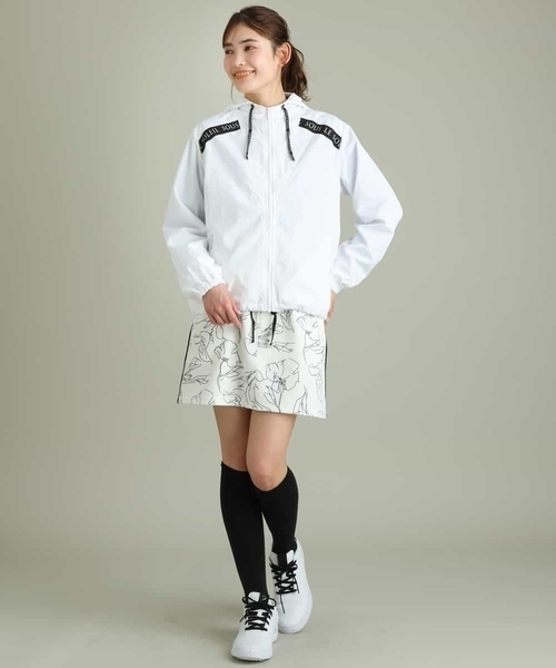 a.v.v（アーヴェヴェ）の「レディースゴルフウエア　フラワーモチーフプリントタイトスカート（スカート・レディース・ホワイト/ブラック・36/38/40）」の5枚目の写真