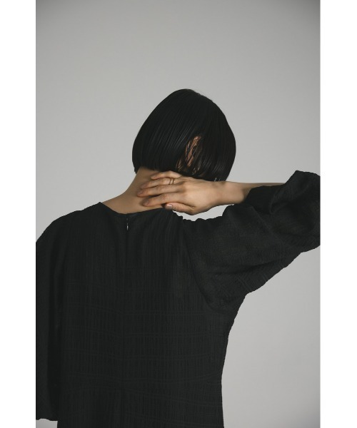 STYLEMIXER(スタイルミキサー)の「シアーサッカーボリュームスリーブワンピース(ワンピース・レディース・ブラック/オレンジ/アイボリー・SMALL/MEDIUM)」の19枚目の写真