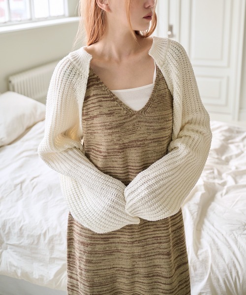 UNE MANSION(ユヌマンション)の「タッセルVネックニットロングワンピース(ワンピース・レディース・ブラウン/グレー・FREE)」の17枚目の写真