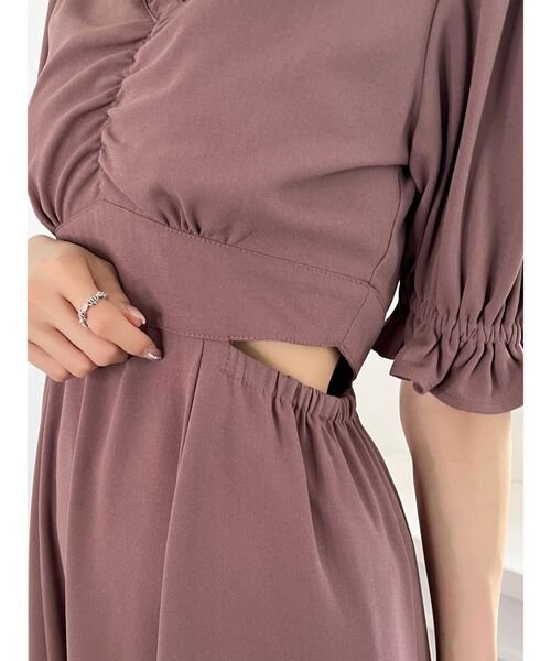 EATME(イートミー)の「Vネックカットアウトロングワンピース(ワンピース・レディース・ブラック/ベージュ/ピンク・SMALL/MEDIUM)」の6枚目の写真