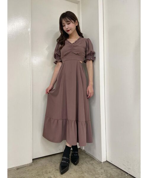EATME(イートミー)の「Vネックカットアウトロングワンピース(ワンピース・レディース・ブラック/ベージュ/ピンク・SMALL/MEDIUM)」の7枚目の写真