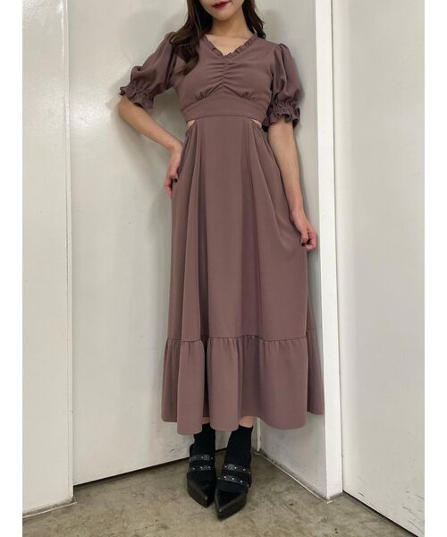 EATME(イートミー)の「Vネックカットアウトロングワンピース(ワンピース・レディース・ブラック/ベージュ/ピンク・SMALL/MEDIUM)」の8枚目の写真