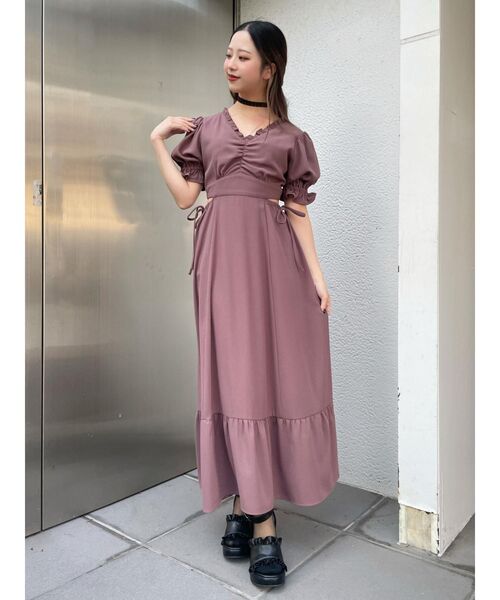 EATME(イートミー)の「Vネックカットアウトロングワンピース(ワンピース・レディース・ブラック/ベージュ/ピンク・SMALL/MEDIUM)」の11枚目の写真