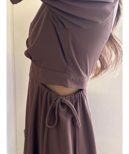EATME(イートミー)の「Vネックカットアウトロングワンピース(ワンピース・レディース・ブラック/ベージュ/ピンク・SMALL/MEDIUM)」の21枚目の写真