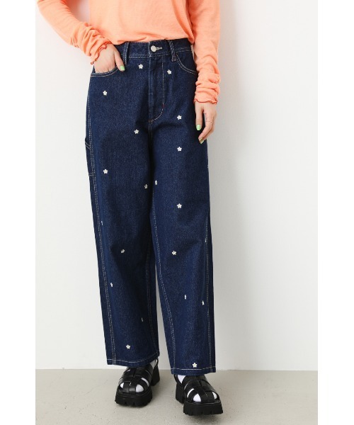 RODEO CROWNS WIDE BOWL（ロデオクラウンズワイドボウル）の「Flower embroideryペインターパンツ（デニムパンツ・レディース・ブルー/ワンウォッシュ・SMALL/MEDIUM）」の14枚目の写真