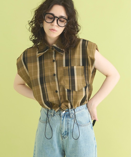 THE YOn（ザヨン）の「ショルダーパットスリーブドロストヘムチェックシャツ（シャツ/ブラウス・レディース・ベージュ/ネイビー・FREE）」の13枚目の写真