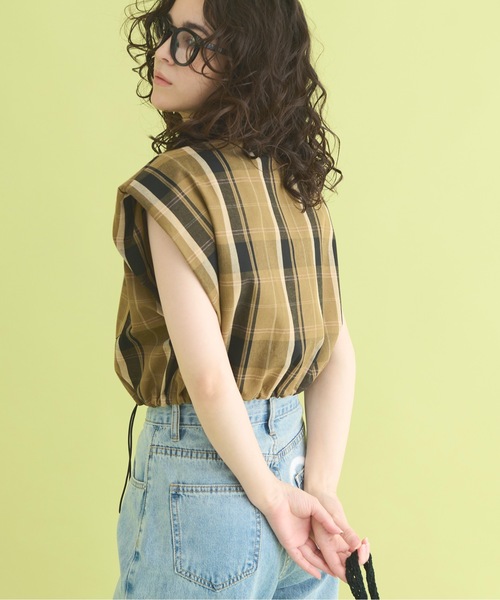 THE YOn（ザヨン）の「ショルダーパットスリーブドロストヘムチェックシャツ（シャツ/ブラウス・レディース・ベージュ/ネイビー・FREE）」の19枚目の写真