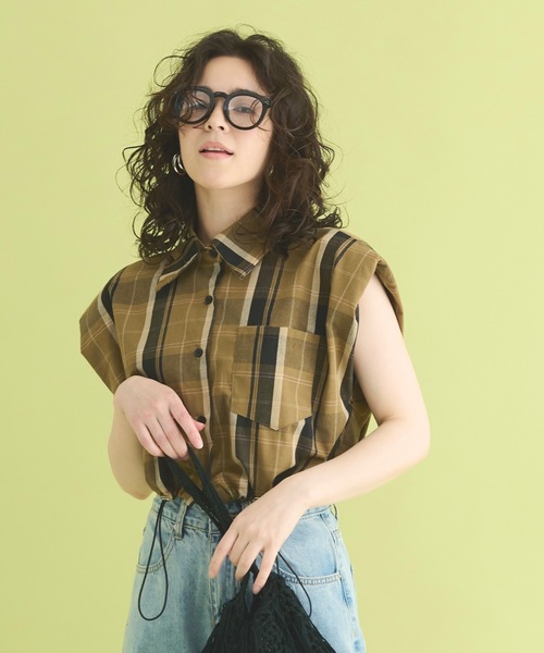 THE YOn（ザヨン）の「ショルダーパットスリーブドロストヘムチェックシャツ（シャツ/ブラウス・レディース・ベージュ/ネイビー・FREE）」の20枚目の写真