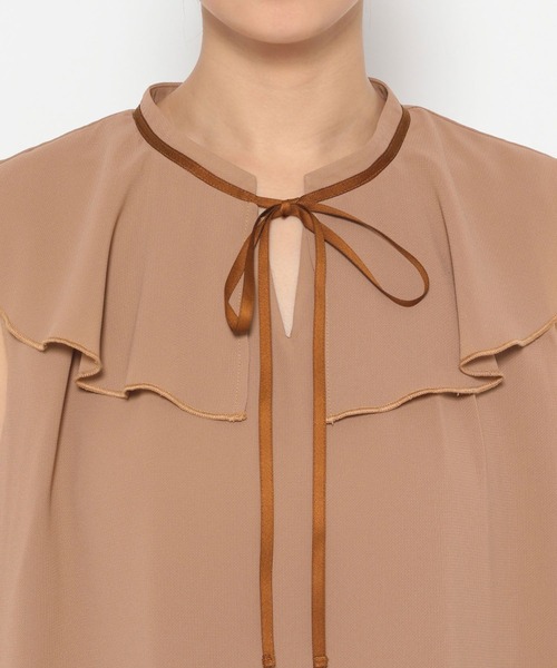 Andemiu（アンデミュウ）の「フリルリボンブラウス966020（シャツ/ブラウス・レディース・ブラック/オフホワイト/キャメル・FREE）」の13枚目の写真