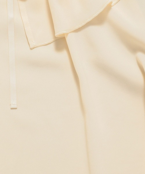 Andemiu（アンデミュウ）の「フリルリボンブラウス966020（シャツ/ブラウス・レディース・ブラック/オフホワイト/キャメル・FREE）」の19枚目の写真