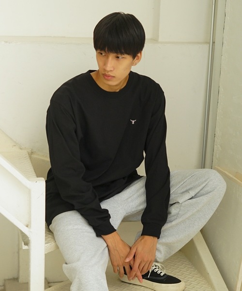 HANES(ヘインズ)の「【HANES/ヘインズ】BEEFY ワンポイント ロングTシャツ H8-X40 ビーフィー ロンT ヘビーウェイト ユニセックス コットン100%(Tシャツ/カットソー・メンズ・ホワイト/ブラック/グレー/ネイビー・MEDIUM/LARGE/X-LARGE/SMALL)」の2枚目の写真