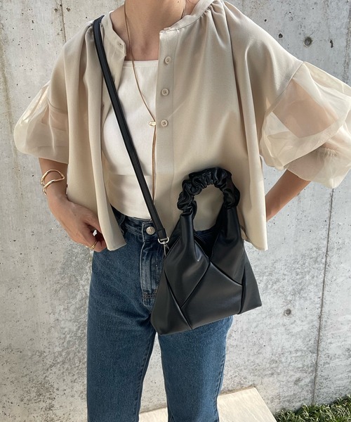 y/m by misato(イムバイミサト)の「トライアングルBAG(ショルダーバッグ・レディース・ブラック/ベージュ・FREE)」の4枚目の写真