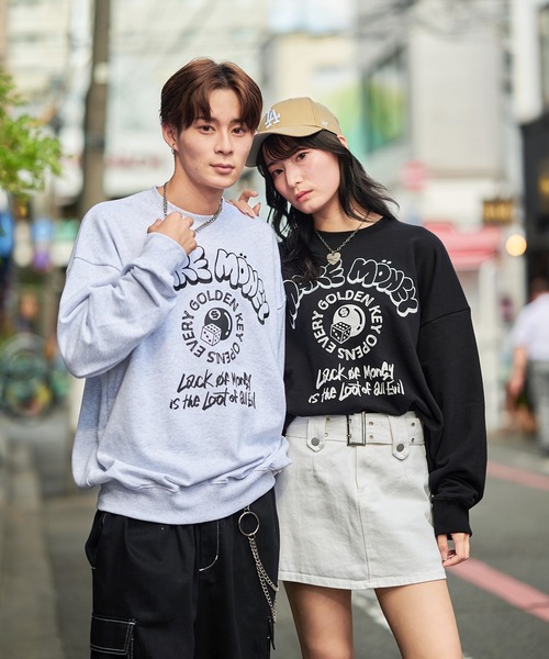 SPINNS（スピンズ）の「【ユニセックスで着用可能】裏毛スウェット 8ボール（スウェット・メンズ・アッシュグレー/ブラック/オレンジ/スミクロ・ONESIZE）」の15枚目の写真