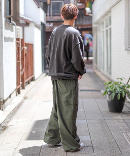 SPINNS（スピンズ）の「【ユニセックスで着用可能】裏毛スウェット 8ボール（スウェット・メンズ・アッシュグレー/ブラック/オレンジ/スミクロ・ONESIZE）」の14枚目の写真