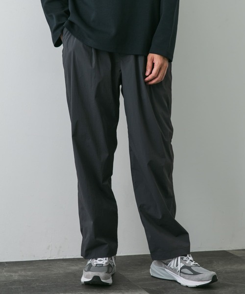 URBAN RESEARCH DOORS（アーバンリサーチドアーズ）の「『安井達郎×DOORS』ナイロンストレッチイージートラウザー（その他パンツ・メンズ・チャコールグレー/ブラウン・MEDIUM/LARGE）」の7枚目の写真