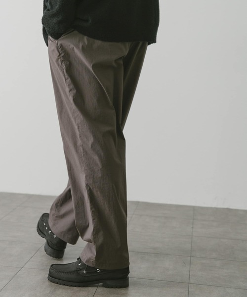 URBAN RESEARCH DOORS（アーバンリサーチドアーズ）の「『安井達郎×DOORS』ナイロンストレッチイージートラウザー（その他パンツ・メンズ・チャコールグレー/ブラウン・MEDIUM/LARGE）」の12枚目の写真