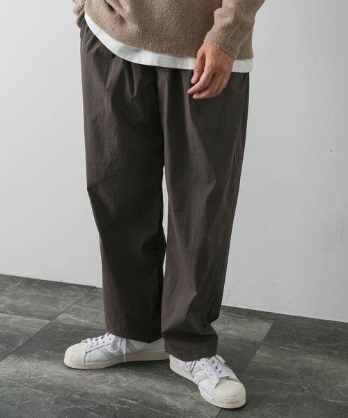 URBAN RESEARCH DOORS（アーバンリサーチドアーズ）の「『安井達郎×DOORS』ナイロンストレッチイージートラウザー（その他パンツ・メンズ・チャコールグレー/ブラウン・MEDIUM/LARGE）」の18枚目の写真