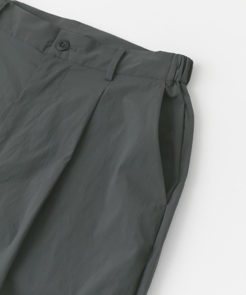 URBAN RESEARCH DOORS（アーバンリサーチドアーズ）の「『安井達郎×DOORS』ナイロンストレッチイージートラウザー（その他パンツ・メンズ・チャコールグレー/ブラウン・MEDIUM/LARGE）」の19枚目の写真