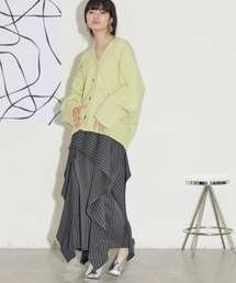 ピンストライプラッフルデザインスカート