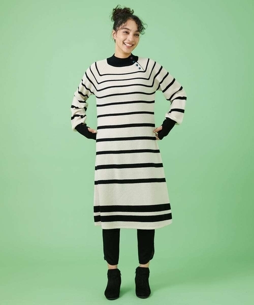Jocomomola(ホコモモラ)の「Vario ボタンニットワンピース(ワンピース・レディース・ベージュ/パープル・40)」の13枚目の写真