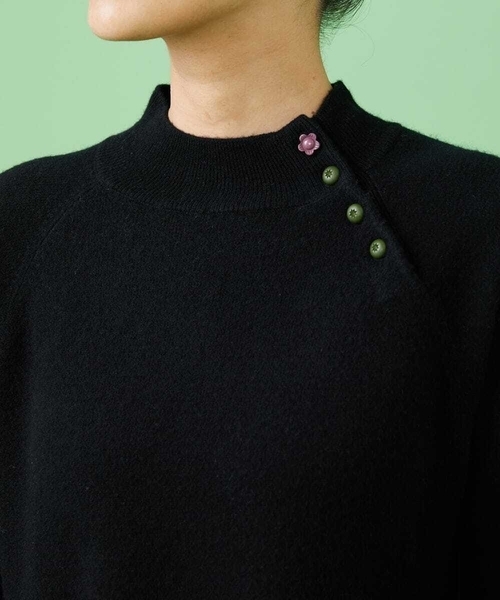 Jocomomola(ホコモモラ)の「Vario ボタンニットワンピース(ワンピース・レディース・ベージュ/パープル・40)」の17枚目の写真