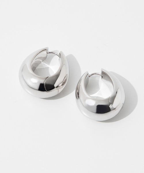 TOM WOOD（トムウッド）の「TOM WOOD Ice Hoop Large トムウッド イヤリング シルバー925 ペア ピアス（両耳用）（ピアス（両耳用）・レディース・シルバー・LARGE）」の3枚目の写真