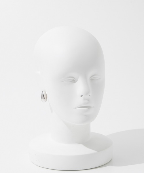 TOM WOOD（トムウッド）の「TOM WOOD Ice Hoop Large トムウッド イヤリング シルバー925 ペア ピアス（両耳用）（ピアス（両耳用）・レディース・シルバー・LARGE）」の2枚目の写真