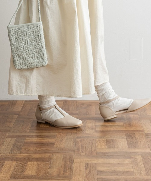 URBAN RESEARCH DOORS（アーバンリサーチドアーズ）の「Tストラップパンプス（パンプス・レディース・アイボリー/ブラック・36/37/38）」の2枚目の写真