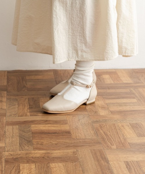 URBAN RESEARCH DOORS（アーバンリサーチドアーズ）の「Tストラップパンプス（パンプス・レディース・アイボリー/ブラック・36/37/38）」の5枚目の写真