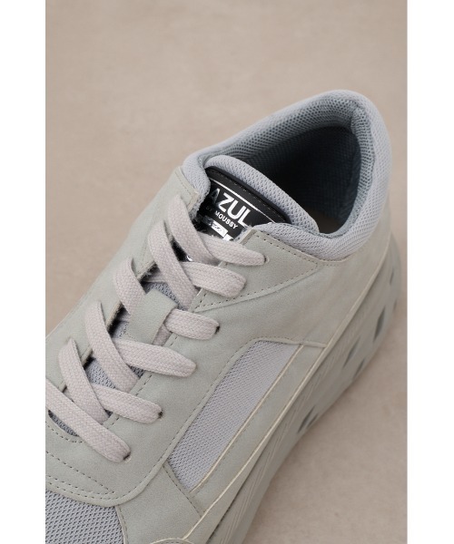 AZUL by moussy（アズールバイマウジー）の「ロゴプレートスニーカー（スニーカー・メンズ・ブラック/グレー・MEDIUM/LARGE）」の18枚目の写真