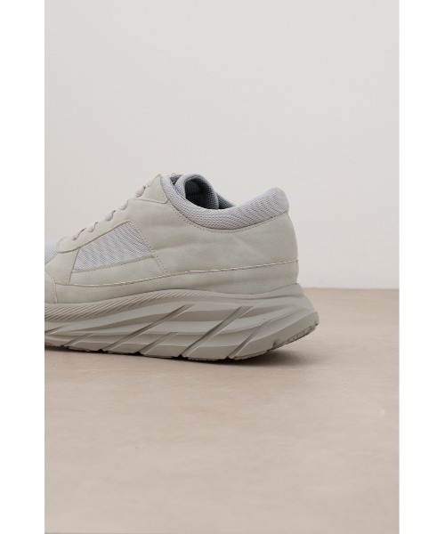 AZUL by moussy（アズールバイマウジー）の「ロゴプレートスニーカー（スニーカー・メンズ・ブラック/グレー・MEDIUM/LARGE）」の19枚目の写真