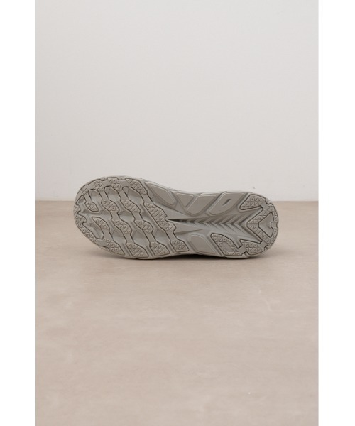 AZUL by moussy（アズールバイマウジー）の「ロゴプレートスニーカー（スニーカー・メンズ・ブラック/グレー・MEDIUM/LARGE）」の20枚目の写真