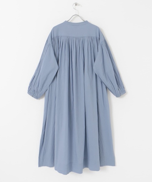 URBAN RESEARCH DOORS（アーバンリサーチドアーズ）の「コットンボイルギャザーワンピース（ワンピース・レディース・ブルー/オフホワイト/ブラック・MEDIUM/SMALL）」の21枚目の写真