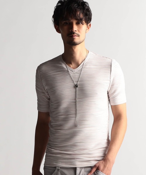 NICOLE CLUB FOR MEN(ニコルクラブフォーメン)の「ウェーブタックジャガードVネック半袖プルオーバー(Tシャツ/カットソー・メンズ・ホワイト系4/ブラック系/ホワイト系1/ホワイト系2/ホワイト系3・MEDIUM/LARGE/X-LARGE)」の3枚目の写真