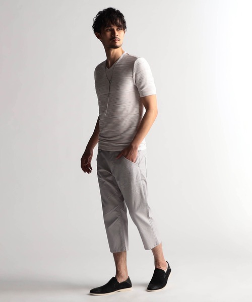 NICOLE CLUB FOR MEN(ニコルクラブフォーメン)の「ウェーブタックジャガードVネック半袖プルオーバー(Tシャツ/カットソー・メンズ・ホワイト系4/ブラック系/ホワイト系1/ホワイト系2/ホワイト系3・MEDIUM/LARGE/X-LARGE)」の15枚目の写真