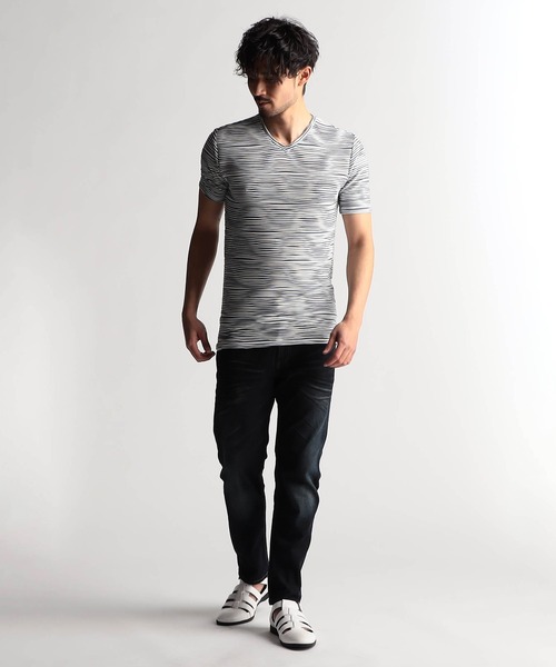 NICOLE CLUB FOR MEN(ニコルクラブフォーメン)の「ウェーブタックジャガードVネック半袖プルオーバー(Tシャツ/カットソー・メンズ・ホワイト系4/ブラック系/ホワイト系1/ホワイト系2/ホワイト系3・MEDIUM/LARGE/X-LARGE)」の19枚目の写真