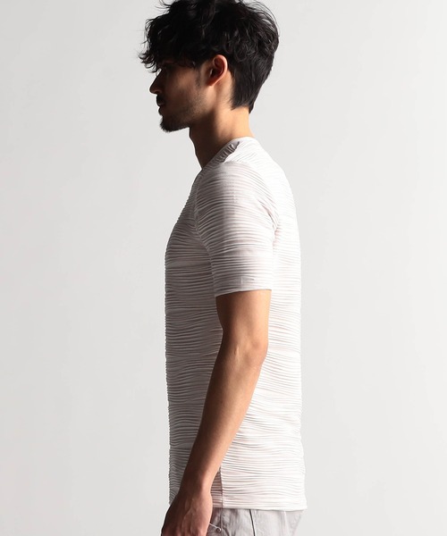 NICOLE CLUB FOR MEN(ニコルクラブフォーメン)の「ウェーブタックジャガードVネック半袖プルオーバー(Tシャツ/カットソー・メンズ・ホワイト系4/ブラック系/ホワイト系1/ホワイト系2/ホワイト系3・MEDIUM/LARGE/X-LARGE)」の9枚目の写真