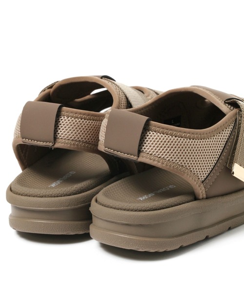 GLOBAL WORK（グローバルワーク）の「エアかるベルトスニーカーサンダル/103875（サンダル・レディース・ブラック/アイボリー/ホワイト/ベージュ・MEDIUM/SMALL/LARGE）」の7枚目の写真