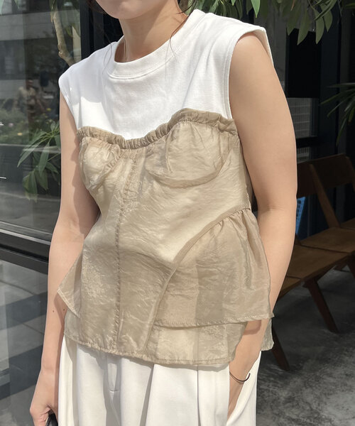 CAPRICIEUX LE'MAGE(カプリシューレマージュ)の「オーガンジービスチェTシャツ(Tシャツ/カットソー・レディース・ベージュ/ブラック・FREE)」の2枚目の写真