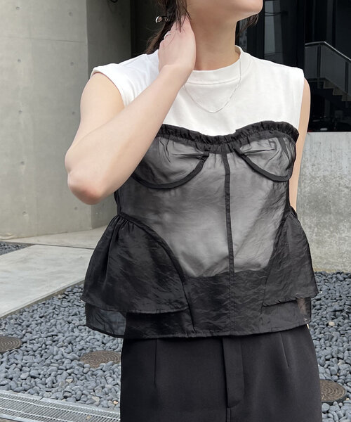 CAPRICIEUX LE'MAGE(カプリシューレマージュ)の「オーガンジービスチェTシャツ(Tシャツ/カットソー・レディース・ベージュ/ブラック・FREE)」の1枚目の写真