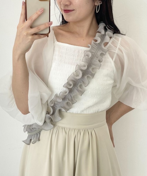 mysty woman（ミスティウーマン）の「【MiO企画】フリルホイップスマホショルダー 131433（スマホグッズ・レディース・ブラック/ブラウン/グレー/ピンク/アイボリー・FREE）」の4枚目の写真