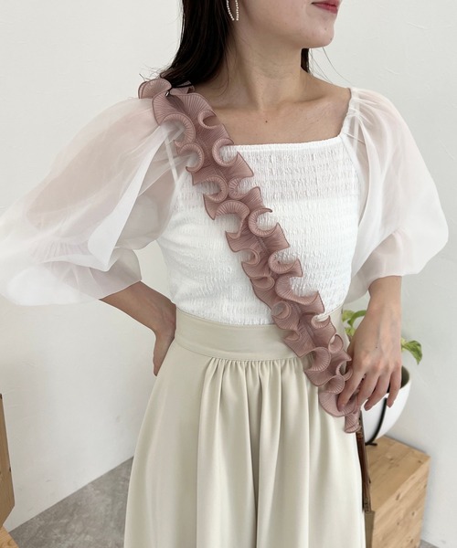 mysty woman（ミスティウーマン）の「【MiO企画】フリルホイップスマホショルダー 131433（スマホグッズ・レディース・ブラック/ブラウン/グレー/ピンク/アイボリー・FREE）」の5枚目の写真