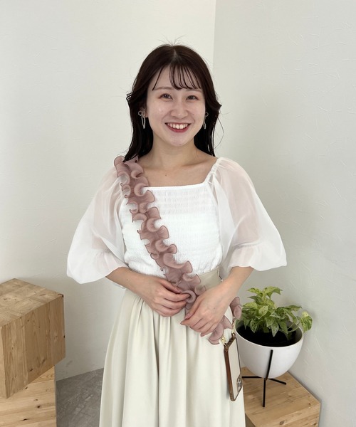 mysty woman（ミスティウーマン）の「【MiO企画】フリルホイップスマホショルダー 131433（スマホグッズ・レディース・ブラック/ブラウン/グレー/ピンク/アイボリー・FREE）」の13枚目の写真