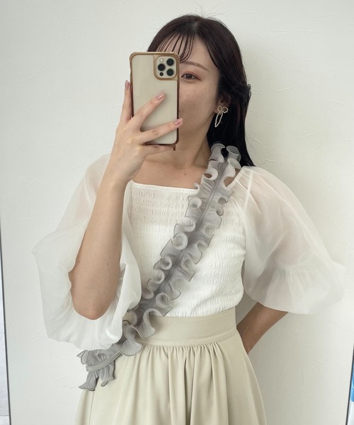 mysty woman（ミスティウーマン）の「【MiO企画】フリルホイップスマホショルダー 131433（スマホグッズ・レディース・ブラック/ブラウン/グレー/ピンク/アイボリー・FREE）」の11枚目の写真