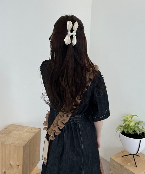 mysty woman（ミスティウーマン）の「【MiO企画】フリルホイップスマホショルダー 131433（スマホグッズ・レディース・ブラック/ブラウン/グレー/ピンク/アイボリー・FREE）」の9枚目の写真