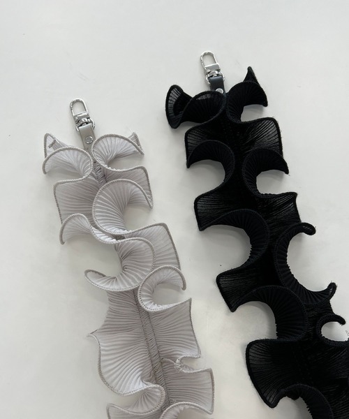 mysty woman（ミスティウーマン）の「【MiO企画】フリルホイップスマホショルダー 131433（スマホグッズ・レディース・ブラック/ブラウン/グレー/ピンク/アイボリー・FREE）」の22枚目の写真