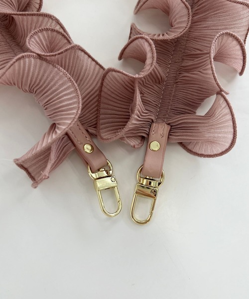 mysty woman（ミスティウーマン）の「【MiO企画】フリルホイップスマホショルダー 131433（スマホグッズ・レディース・ブラック/ブラウン/グレー/ピンク/アイボリー・FREE）」の20枚目の写真