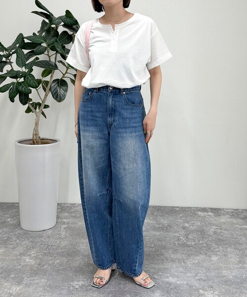 fredy emue（フレディエミュ）の「シルケット袖口 ロールTシャツ（Tシャツ/カットソー・レディース・ピンク/グレイッシュブルー/オフホワイト/チャコールグレー/グレイッシュベージュ・38）」の6枚目の写真