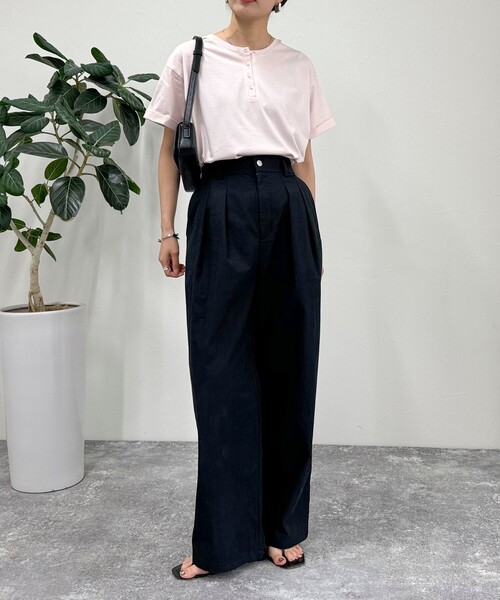 fredy emue（フレディエミュ）の「シルケット袖口 ロールTシャツ（Tシャツ/カットソー・レディース・ピンク/グレイッシュブルー/オフホワイト/チャコールグレー/グレイッシュベージュ・38）」の17枚目の写真